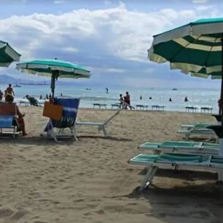 Апартаменты Brezza Sul Mare Fiumaretta di Ameglia