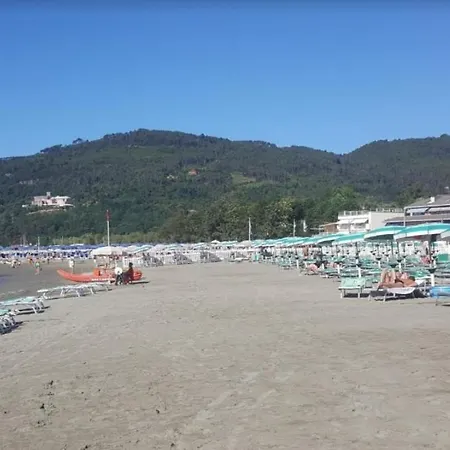 Brezza Sul Mare Апартаменты *